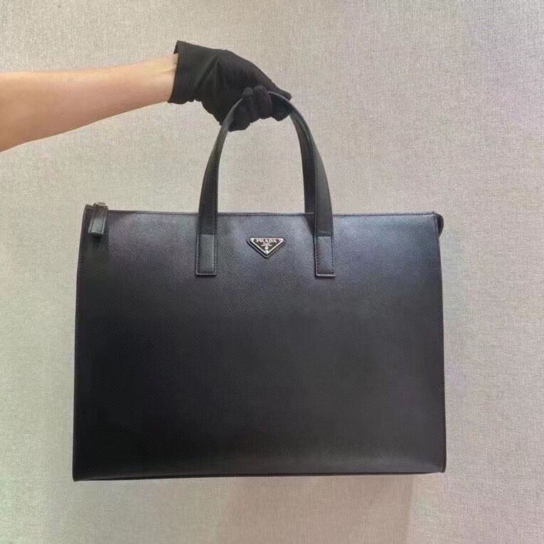 Pra*a shopping bags